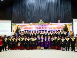 Ratusan Lansia Ikut Wisuda di Bulukumba