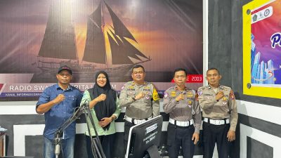 Sat Lantas Polres Bulukumba, Imbau Tertib Berlalu Lintas Jelang Nataru 2026 Melalui Radio SPL.