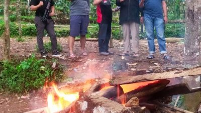 Polsek Bulukumpa Bubarkan Judi Sabung Ayam di Desa Barugariattang