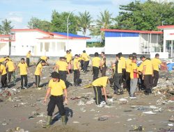 Kembali, Polres Bulukumba Gelar Aksi Peduli Lingkungan di Kolam Labuh Pantai Merpati