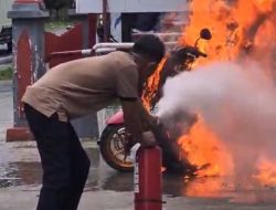 Motor Yamaha NMAX Terbakar di SPBU Bontobahari Bulukumba, Petugas Panik Padamkan Api