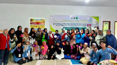 Cegah Nyeri Akibat Kerja, Tim Fisioterapi Unhas Latih Fisik Kelompok Wanita Tani di Bulukumba